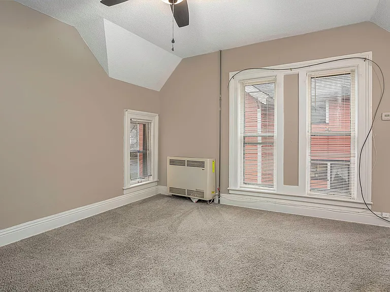 250 Paris Ave SE #4 — Photo 8