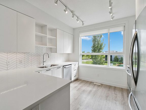 5th image of 100 Jensen Lakes Blvd #3