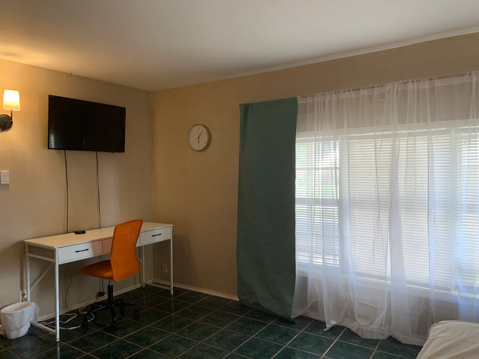 4 bed, 2208 sqft, $600 — Photo 4