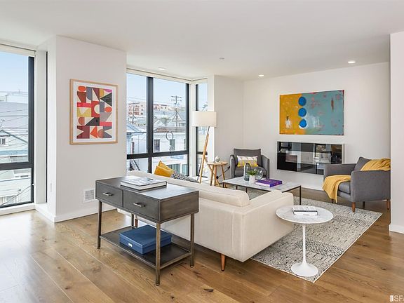 5th image of 3032 Clement St #302