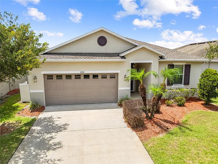 4704 Ruby Red Ln — Photo 2
