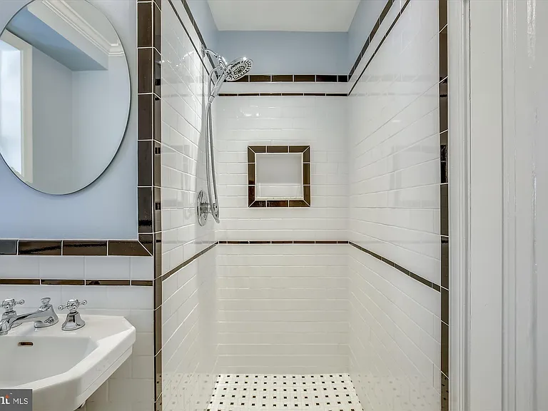10202 Frederick Ave — Photo 22