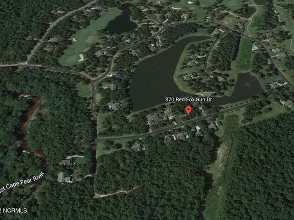 370 Red Fox Run Dr, Wallace, NC 28466