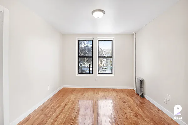 Rented by REZI | media 7