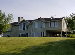 N2251 Wilderland Dr, Lake Geneva, WI 53147