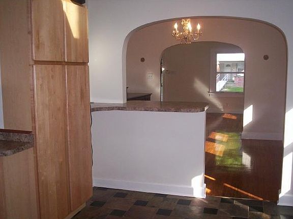 5th image of 5022 N Winthrop Ave