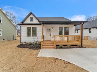 185 Dodd St, Wellford, SC 29385