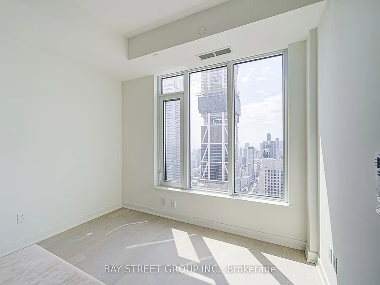 11 Yorkville Ave #5408 — Photo 16