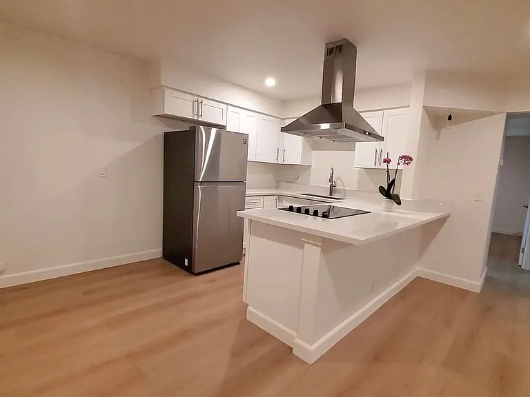 2121 Oceanus Ln — Photo 22