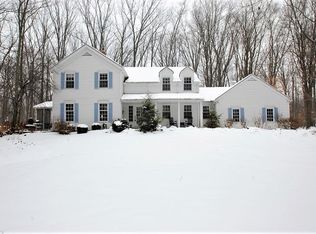 5675 Park Wood Cir, Bentleyville, OH 44022