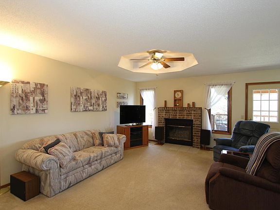2nd image of 107 Oak Dr