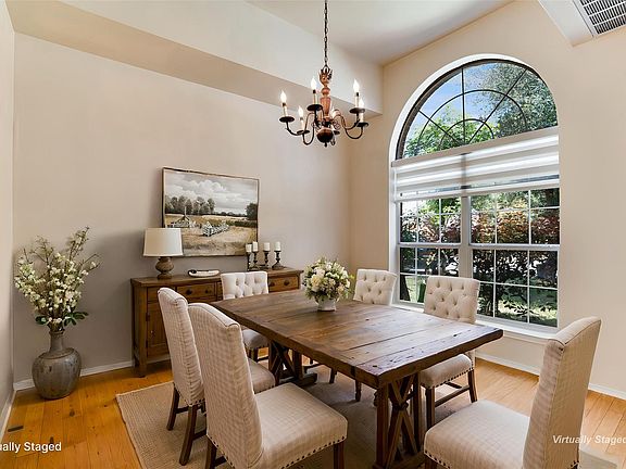 5th image of 2207 Clover Ridge Dr
