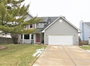 1331 Lawrence Ct, Aurora, IL 60504