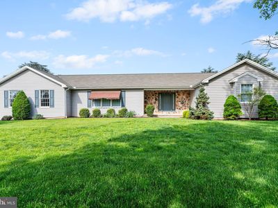2 E Eppley Dr, Carlisle, PA, 17015