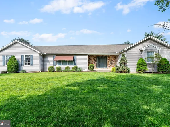 2 E Eppley Dr, Carlisle, PA 17015
