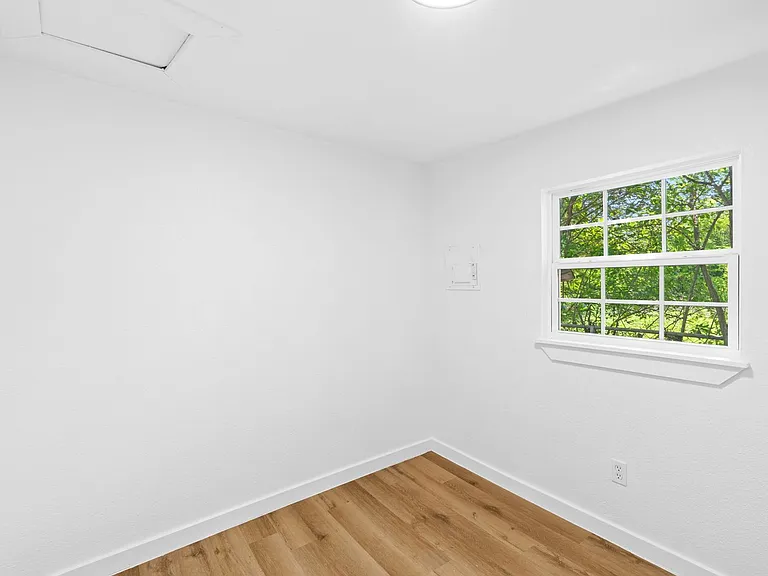 5807 Mayo Dr — Photo 10