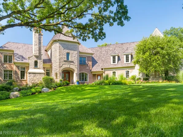 1 Rock Ridge Rd, Barrington, IL 60010