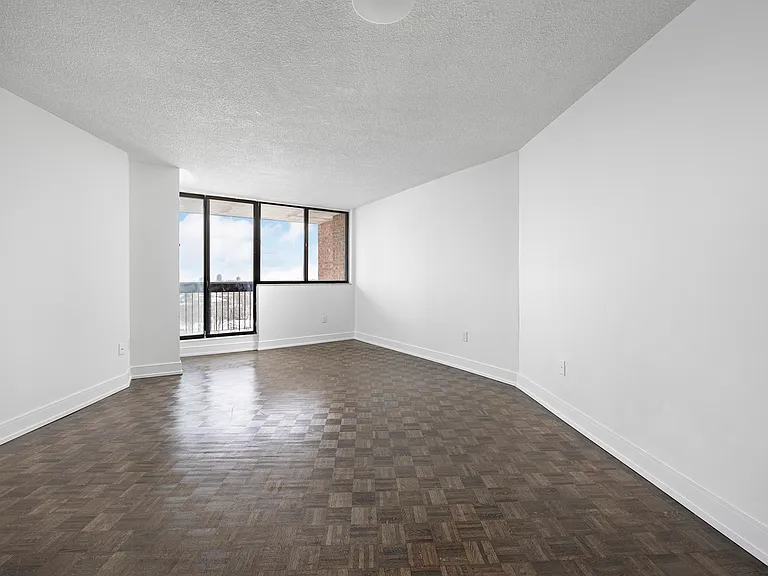 2445 The Collegeway — Photo 26