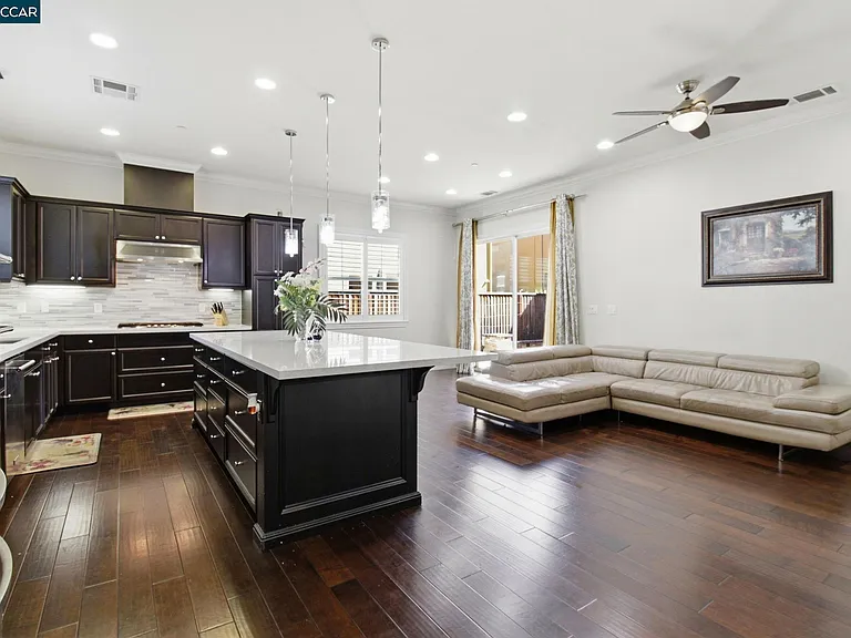 1365 Bayberry View Ln — Photo 3