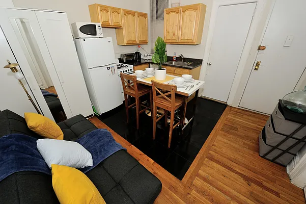 Rented by Furnished Habitat | media 27