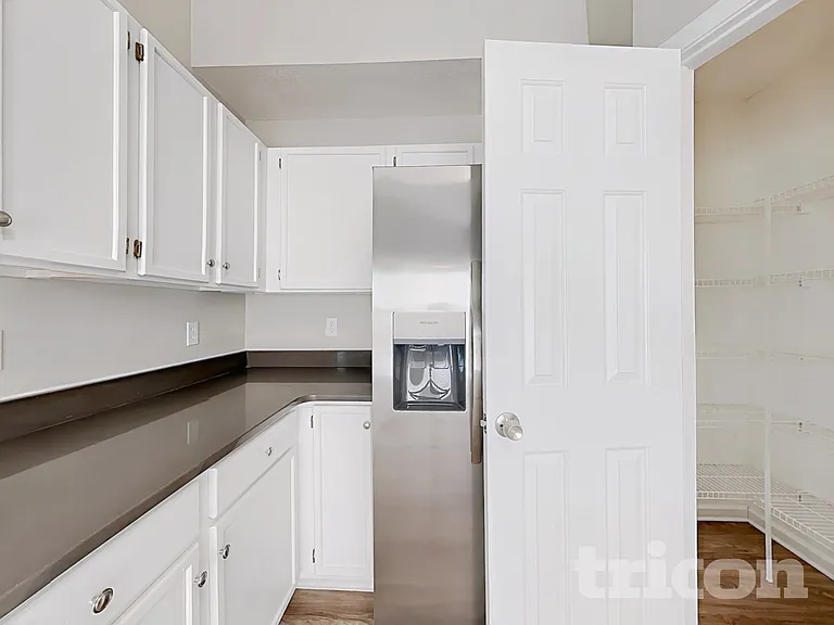 143 Markham Dr — Photo 6