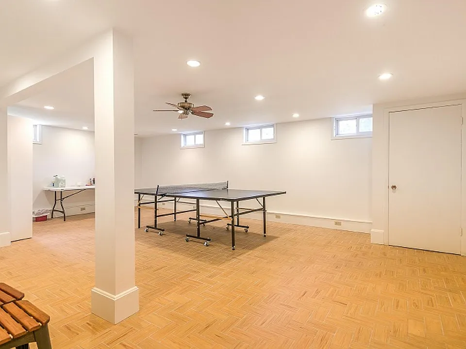11 Lexington Ave