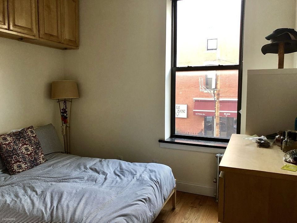 2nd image of 127 Wythe Ave APT 1