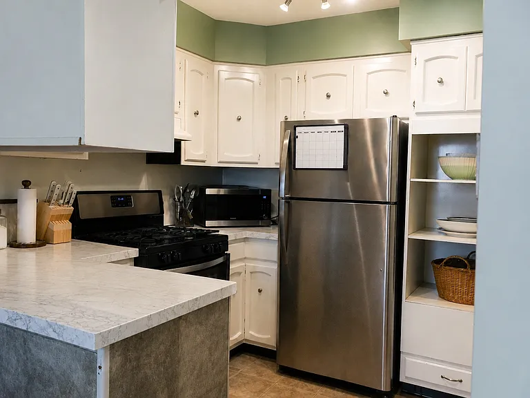 3732 S Hereford Ln — Photo 2