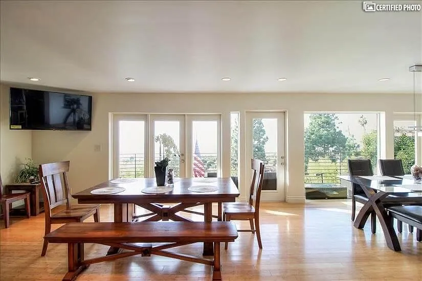 4 bed, 3600 sqft, $10,222 — Photo 3