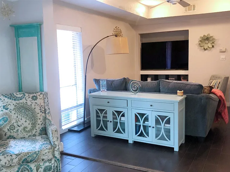 2510 Whitney St #3 — Photo 3