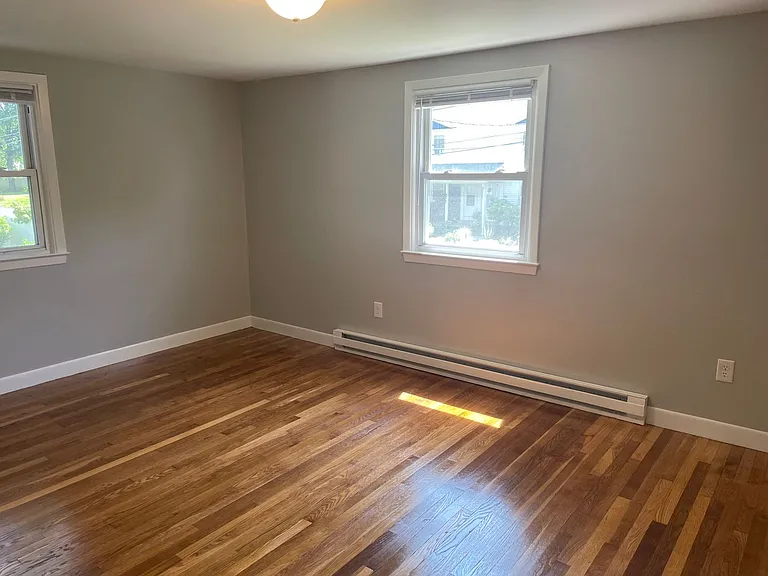 31 Studley Ave — Photo 10