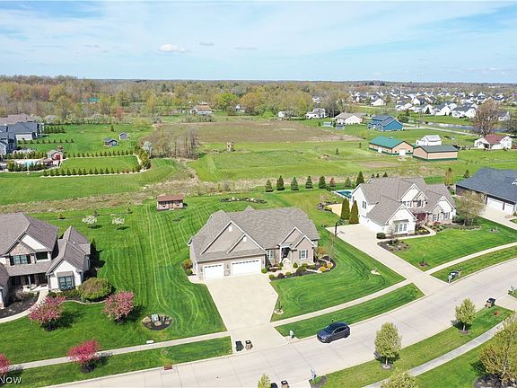 3rd image of 6758 Deer Tail Dr