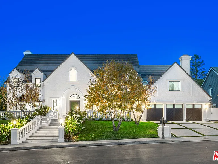 4608 Westchester Dr — Photo 1