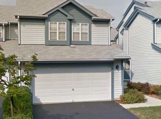 28 Sarahs Grove Ln, Schaumburg, IL 60193