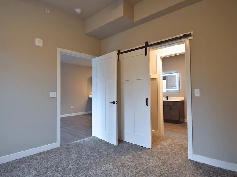 Beaverbrook Apartments — Photo 13