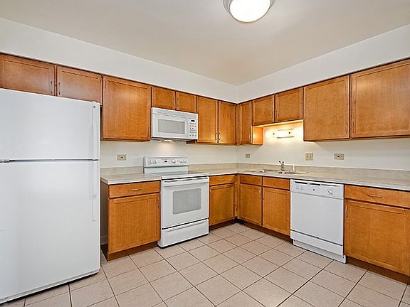 3rd image of 7623 Sussex Creek Dr APT 204