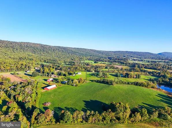 12428 Mountain Rd, Lovettsville, VA 20180