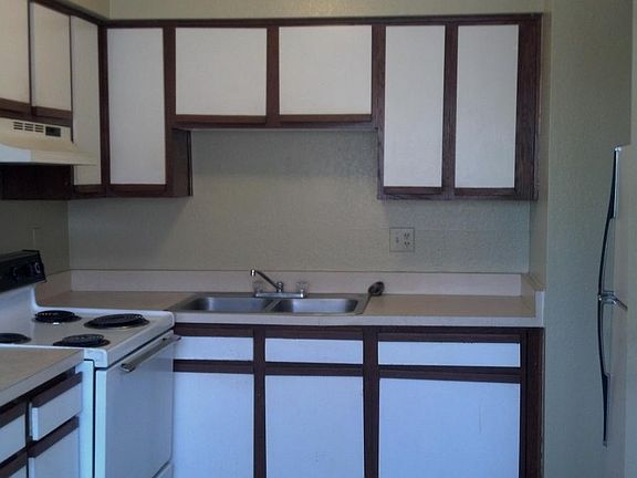 Kitchen includes range & refrigerator