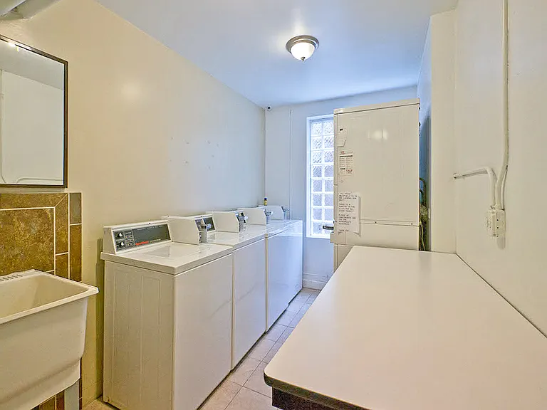 2046 N. Orleans — Photo 4