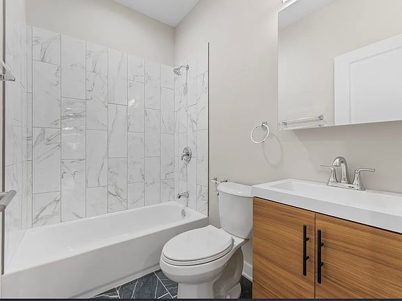 3rd image of 3029 W Washington Blvd #2