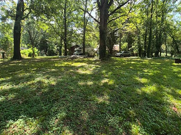 2nd image of 5884 Rockbridge Rd