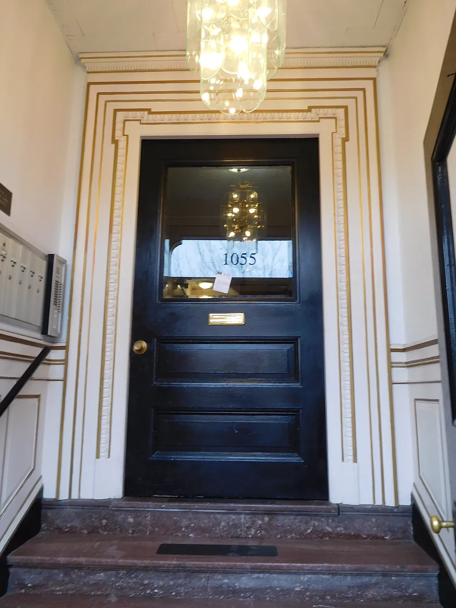 Building Photo - 1055 Beacon St