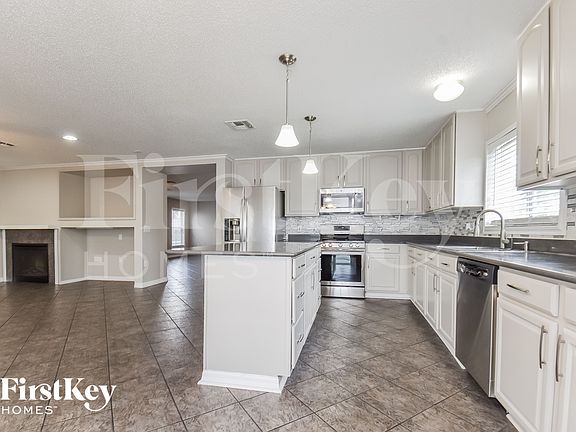 5th image of 458 Rona Ln