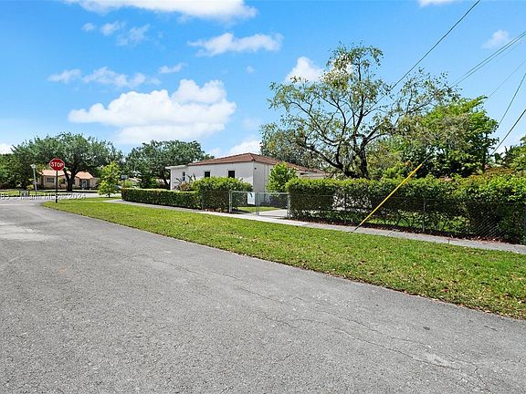 4th image of 101 Glendale Dr