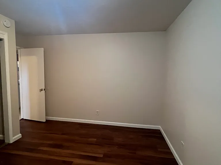 4505 Riverside Blvd #7 — Photo 10