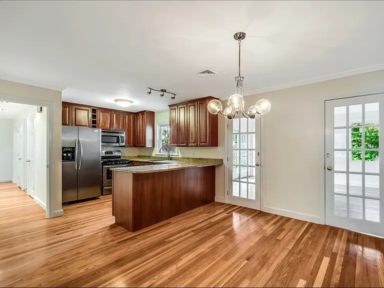43 Kendall Rd — Photo 3