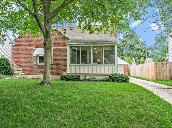 1102 Lake Grove Ave SE, East Grand Rapids, MI 49506