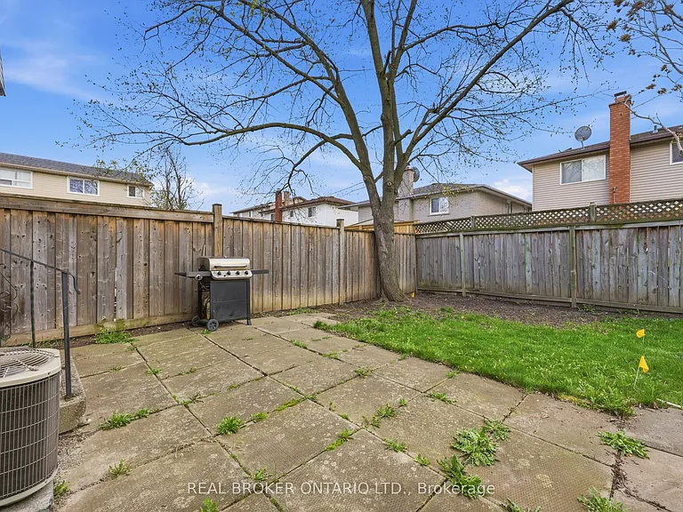 262 Kenora Ave #29 — Photo 29