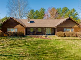 306 Deer Trail Cir, Jamestown, KY