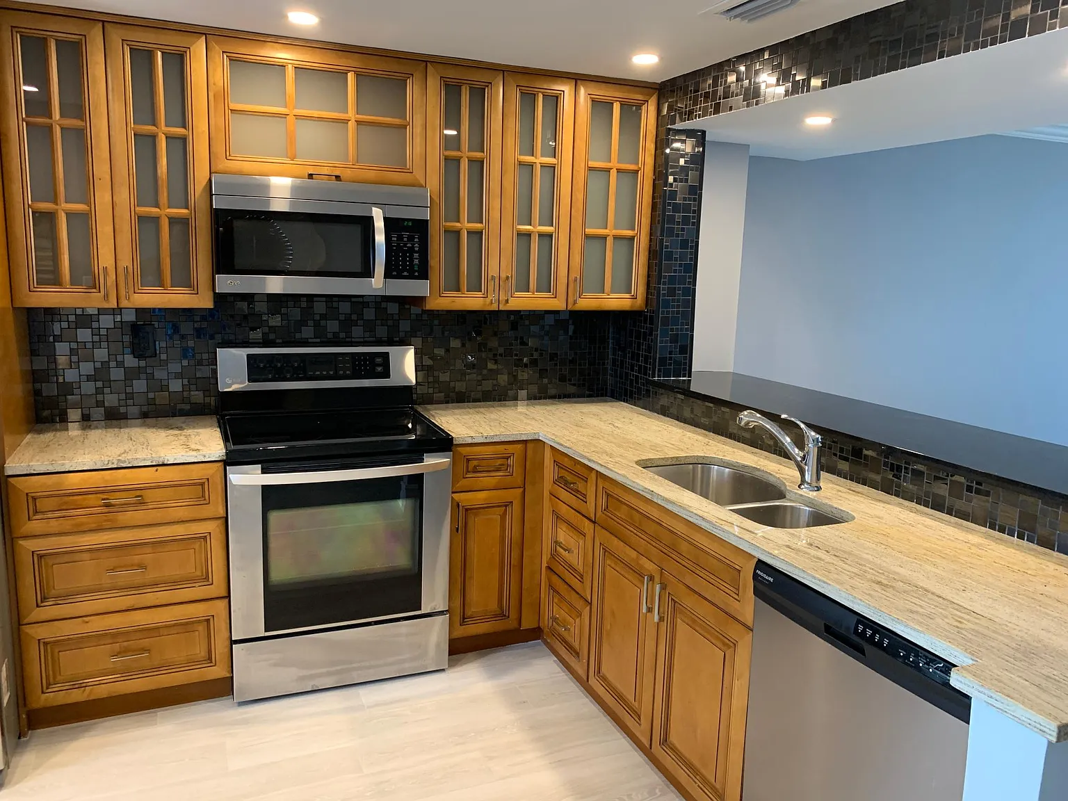 2 bed, 1250 sqft, $3,450 — Photo 4
